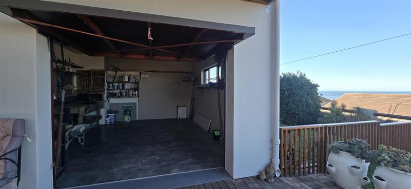 6 Bedroom Property for Sale in Reebok Western Cape